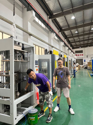 Horizontal Hot Plate Welding Machine For Plastic PP Car Lamp Reflector